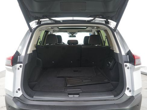 Used 2023 Nissan Rogue SV w/ SV Premium B Package image 15