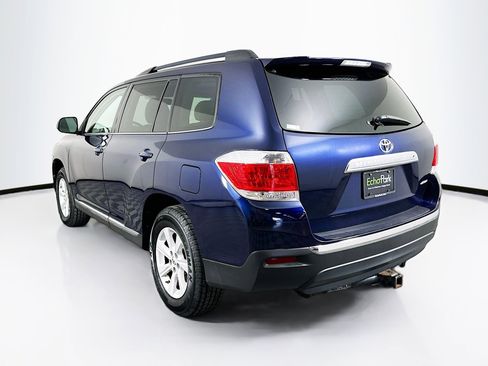 Used 2012 Toyota Highlander SE w/ Tow Pkg image 5