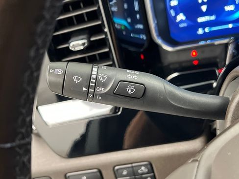 Used 2024 Chevrolet Silverado 2500 LT image 42