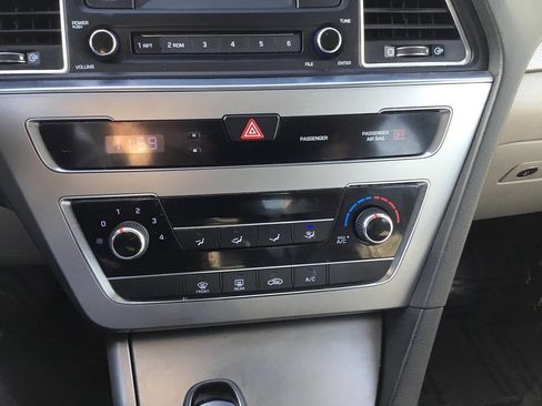 Used 2016 Hyundai Sonata SE image 31