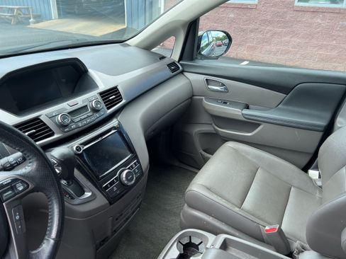 Used 2016 Honda Odyssey Touring Elite image 9