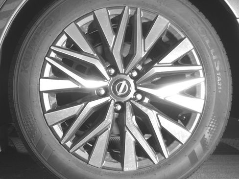 Used 2025 Nissan Altima 2.5 SV FWD image 14