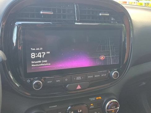 Used 2025 Kia Soul EX FWD image 24