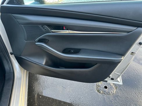 Used 2025 MAZDA MAZDA3 s image 24