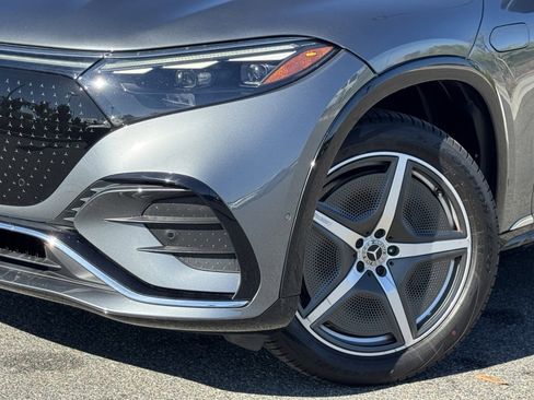 Used 2023 Mercedes-Benz EQS 580 4MATIC SUV image 4