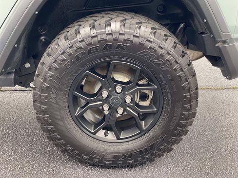 Used 2024 Jeep Wrangler Unlimited Sport AWD/4WD image 14