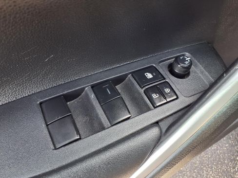 Used 2023 Toyota Corolla Cross AWD Hybrid image 16