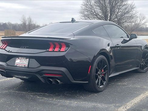 Used 2025 Ford Mustang GT Premium image 5