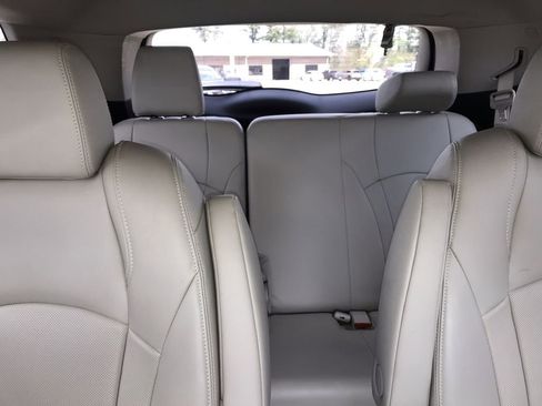 Used 2019 Buick Enclave Essence FWD image 22