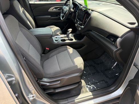 Used 2023 Chevrolet Traverse LT AWD/4WD image 17