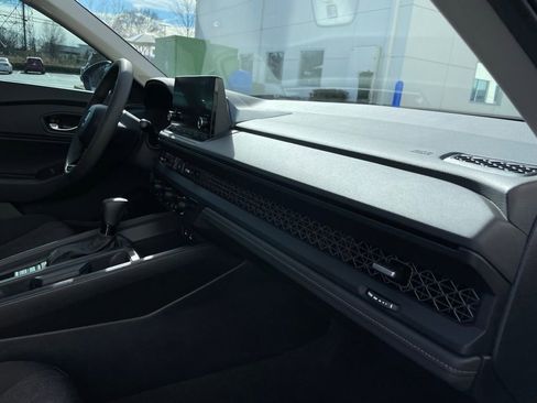 Certified 2024 Honda Accord EX image 34