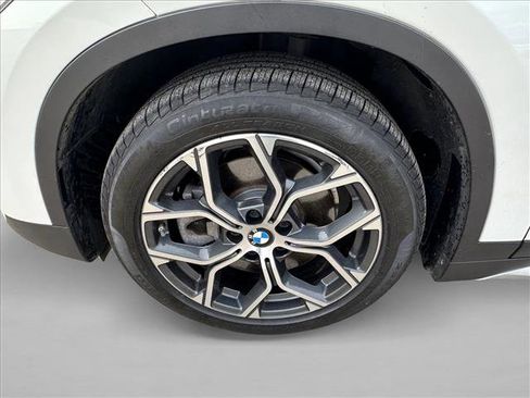 Used 2021 BMW X1 xDrive28i w/ Convenience Package image 9