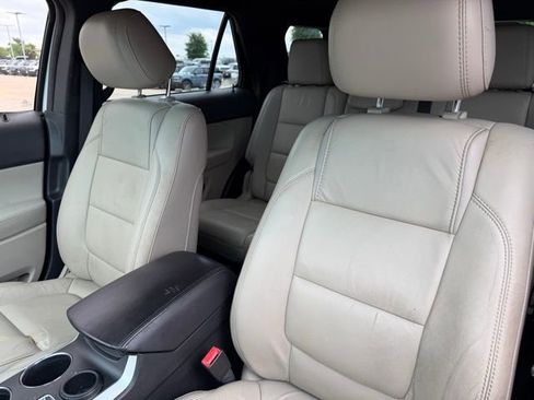Used 2014 Ford Explorer XLT w/ Equipment Group 202A image 11
