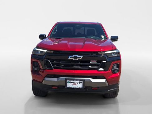 Used 2025 Chevrolet Colorado Z71 w/ Technology Package AWD/4WD image 10