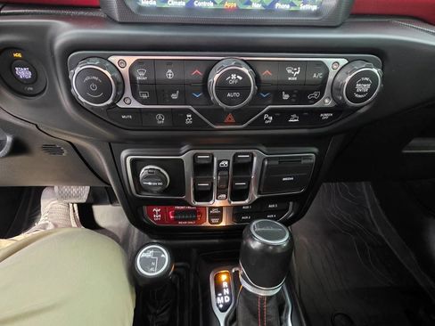 Used 2020 Jeep Gladiator Rubicon AWD/4WD image 39