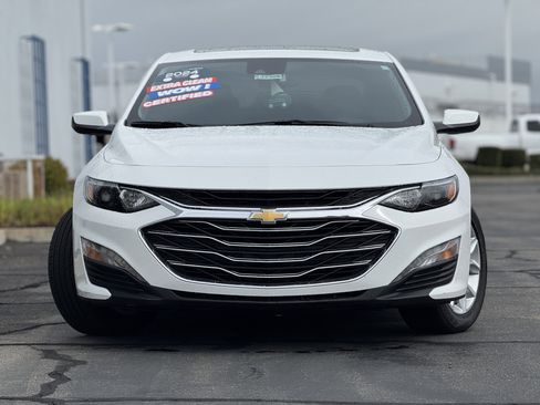 Used 2024 Chevrolet Malibu LT image 2