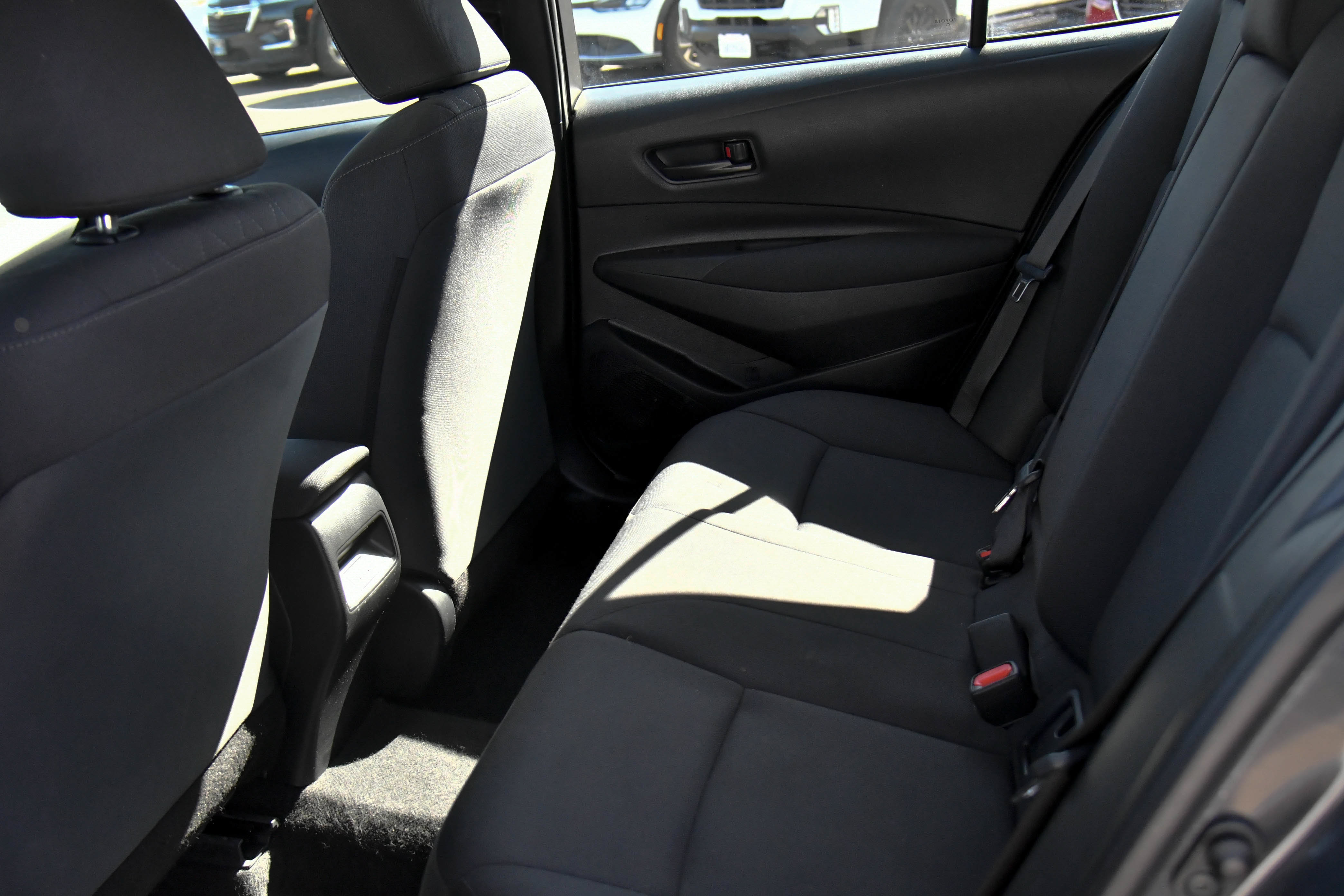 Used 2025 Toyota Corolla LE FWD image 33