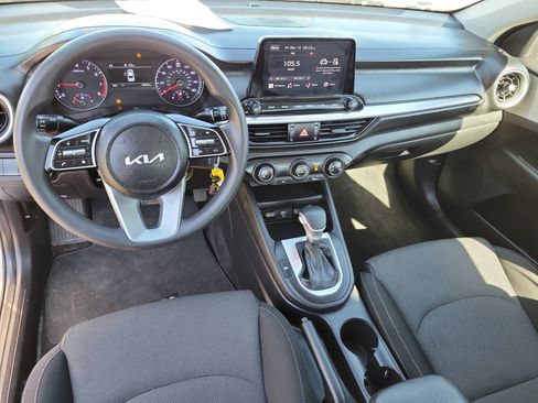 Used 2023 Kia Forte LXS image 8