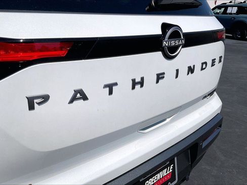 New 2026 Nissan Pathfinder Platinum AWD/4WD image 13