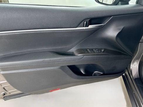 Used 2021 Toyota Camry LE FWD image 15