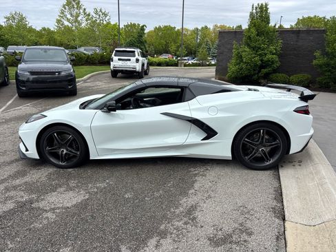 Used 2025 Chevrolet Corvette Stingray Preferred Conv w/ Z51 Performance Package RWD image 8