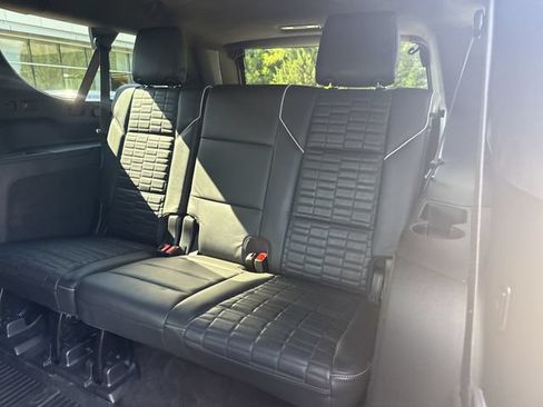 Used 2023 Cadillac Escalade ESV Sport Platinum w/ LPO, ONYX Package AWD/4WD image 11