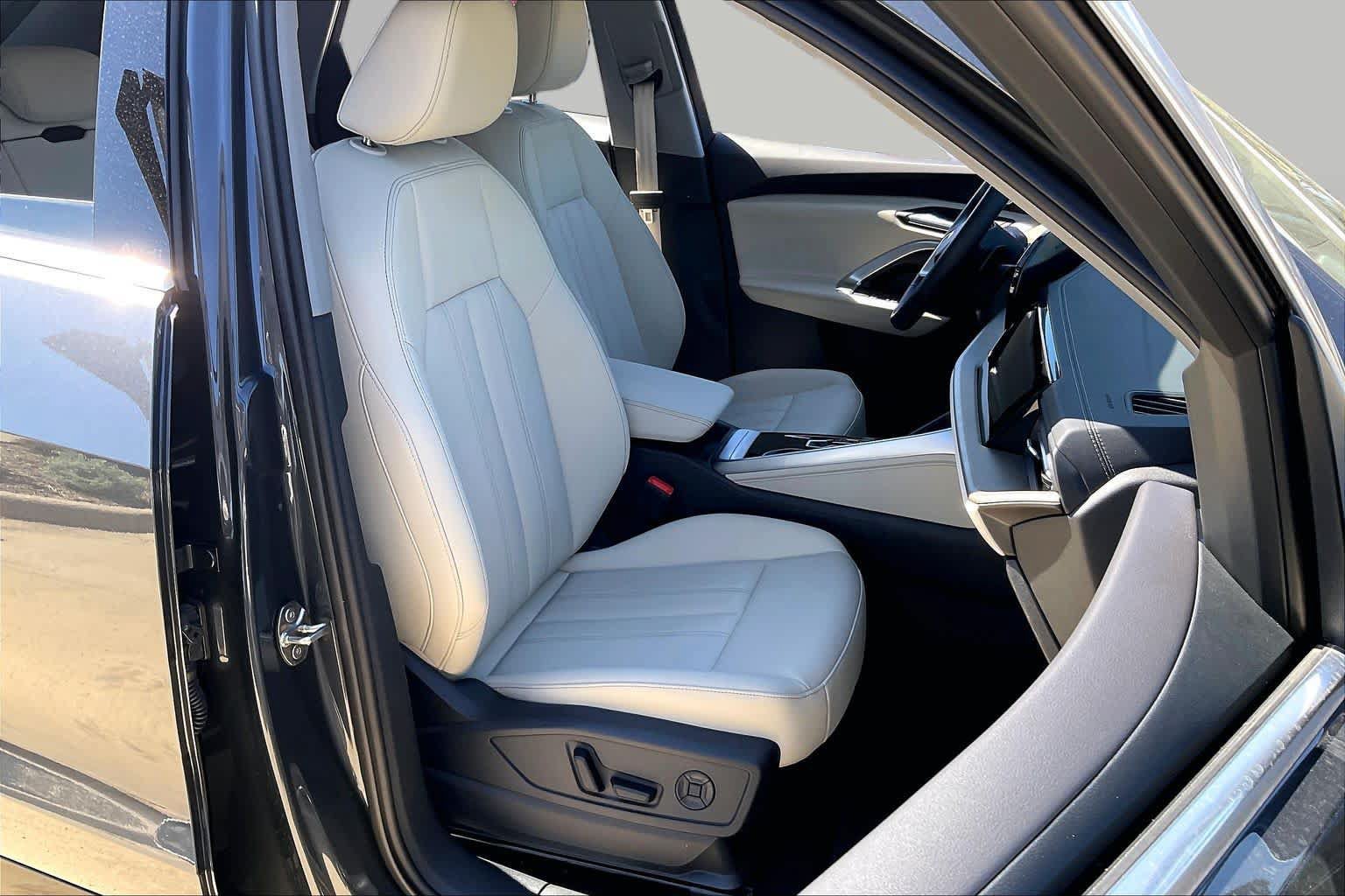 Used 2026 Audi Q5 Premium w/ Premium Plus AWD/4WD image 9