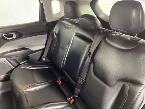 Used 2022 Jeep Compass Latitude image 32