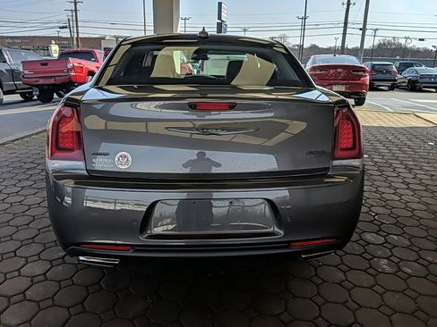 Used 2023 Chrysler 300 Touring L w/ Popular Equipment Group image 7