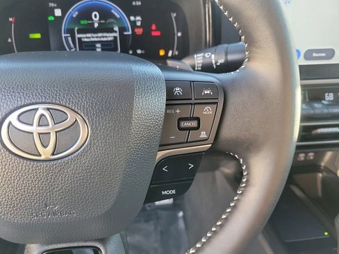 Used 2026 Toyota Camry SE w/ Multimedia Upgrade Package image 25