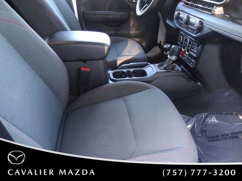 Used 2026 Jeep Gladiator Rubicon AWD/4WD image 17