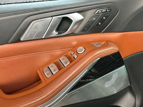 Used 2020 BMW X7 M50i w/ Dynamic Handling Package image 18