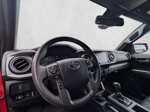 Used 2021 Toyota Tacoma TRD Sport w/ Technology Package AWD/4WD image 10