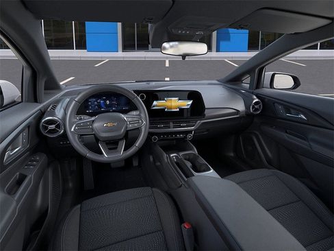 New 2026 Chevrolet Equinox EV LT image 16