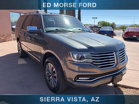 Used 2015 Lincoln Navigator 2WD image 10