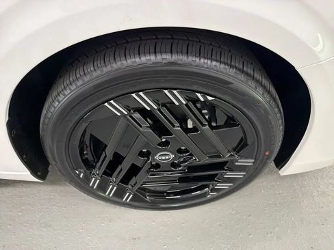 New 2026 Nissan Sentra SR FWD image 4
