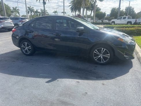 Used 2017 Toyota Corolla L image 2