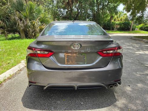 Used 2021 Toyota Camry SE FWD image 6