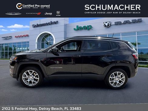 Used 2024 Jeep Compass Latitude AWD/4WD image 4