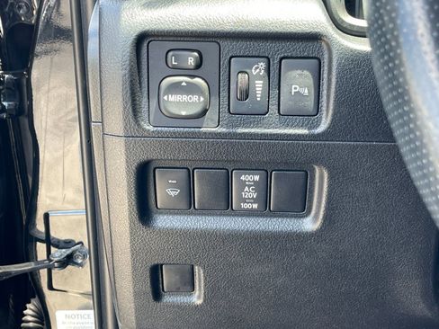 Used 2017 Toyota 4Runner Limited AWD/4WD image 32