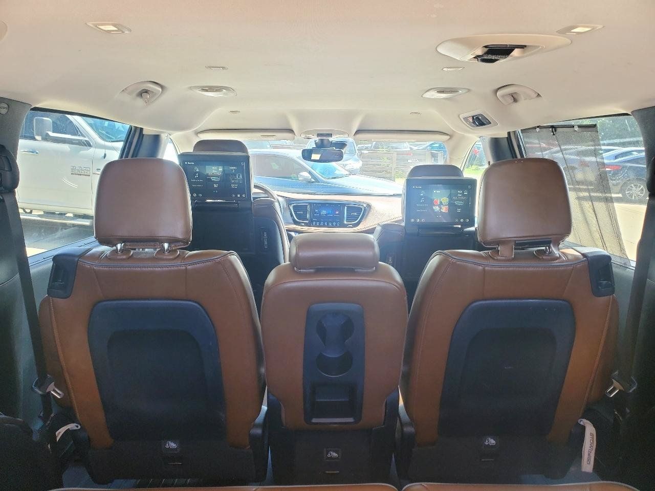 Used 2017 Chrysler Pacifica Limited FWD image 14