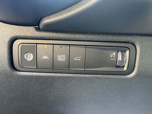 New 2026 Chevrolet Equinox EV LT AWD/4WD image 18
