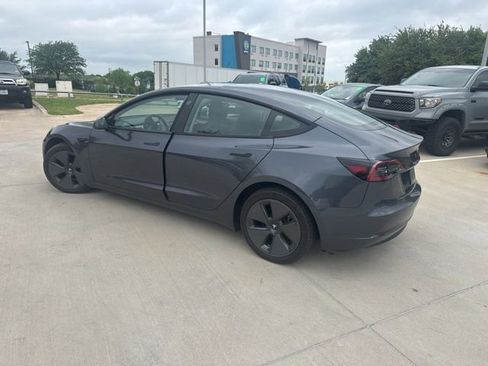 Used 2023 Tesla Model 3 Standard Range image 4