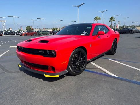 New 2023 Dodge Challenger SRT Hellcat w/ Driver Convenience Group image 4