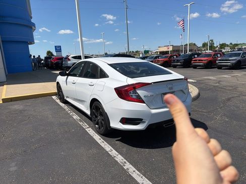 Used 2020 Honda Civic Sport image 4