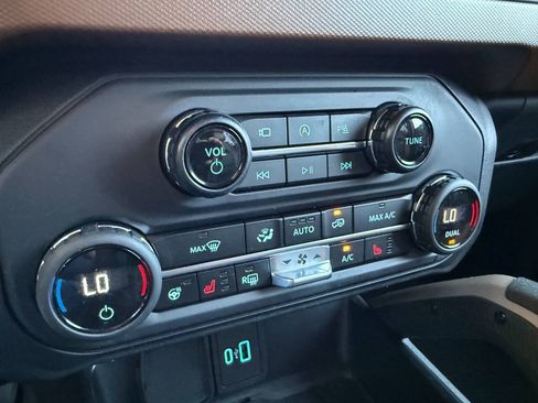Used 2024 Ford Bronco Outer Banks AWD/4WD image 43