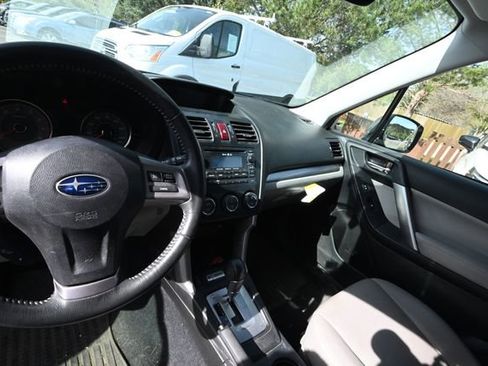 Used 2015 Subaru Forester 2.5i Limited AWD/4WD image 8