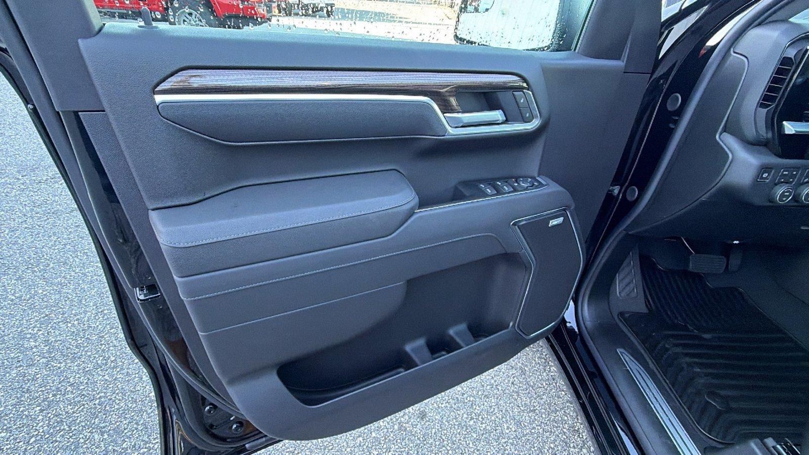 New 2026 Chevrolet Silverado 1500 RST w/ Convenience Package II AWD/4WD image 16