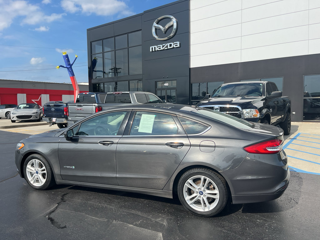 Used 2018 Ford Fusion SE FWD image 3