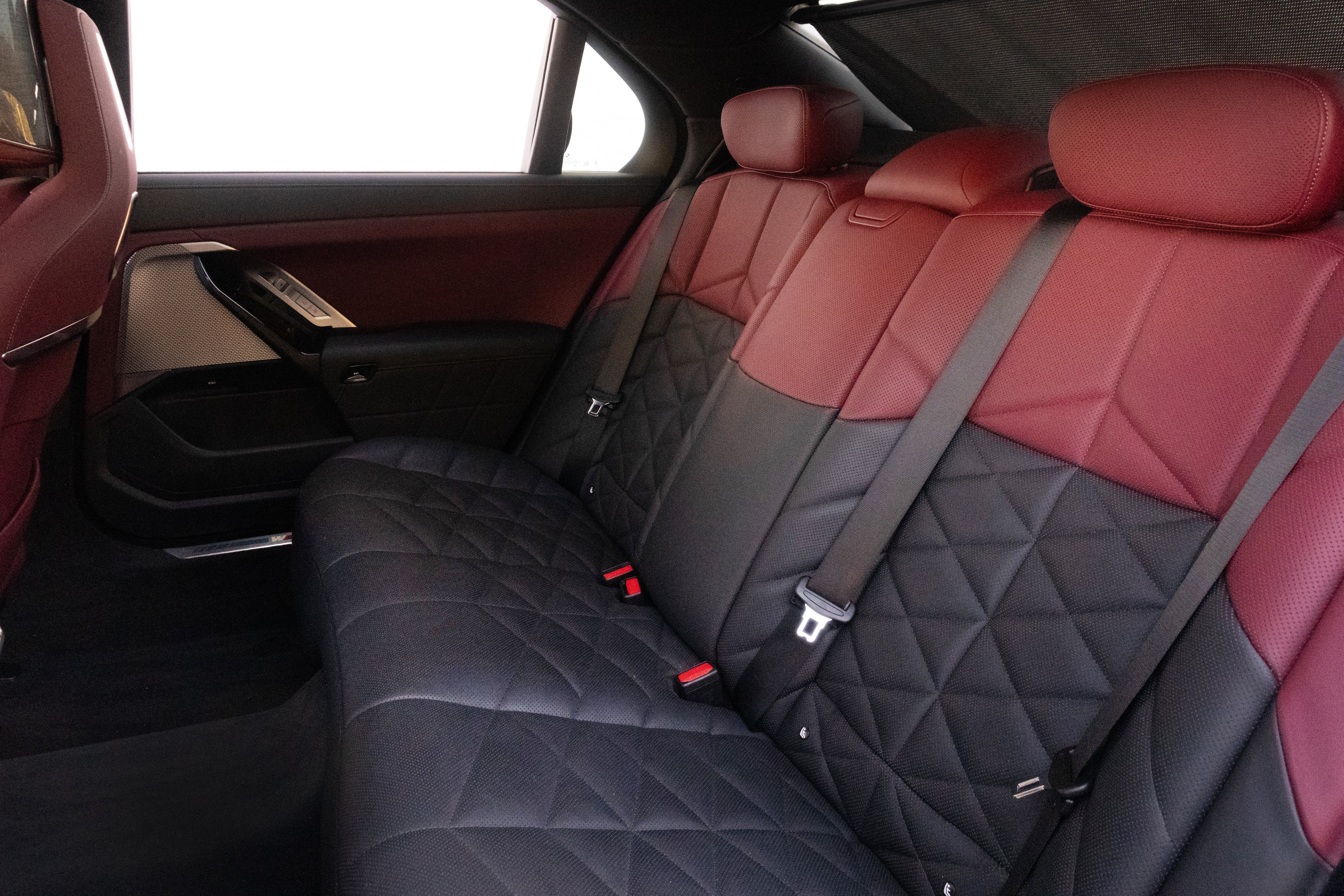 Certified 2024 BMW 740i w/ Premium Package 2 RWD image 35